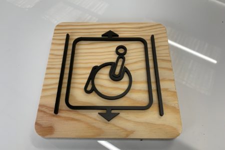 plaque signalétique réalisée par Semios