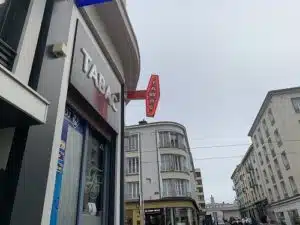 Enseigne carotte de tabac réalisée par Semios