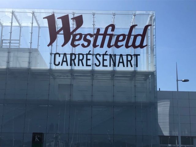 Enseigne extérieure Westfield fabriquée et installée par Semios