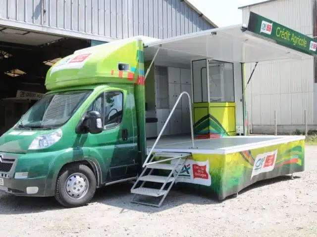 Total covering d'un camion publicitaire par Semios