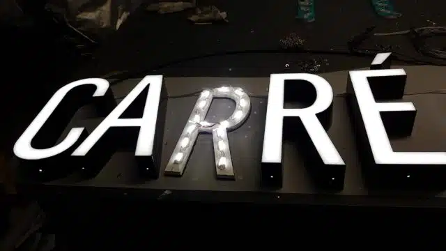 image Tous les types d’éclairage d’une enseigne lumineuse