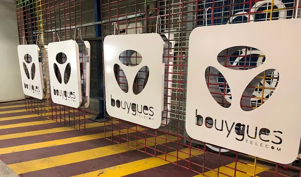 Fabrication enseigne Bouygues Télécom - Semios