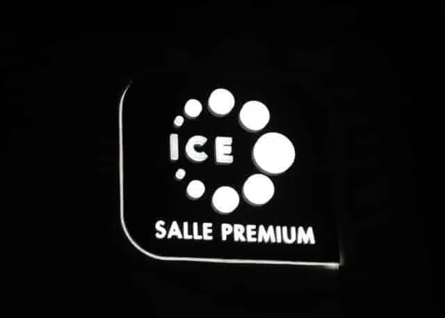 Enseigne boitier lumineuse pour cinéma CGR - Semios