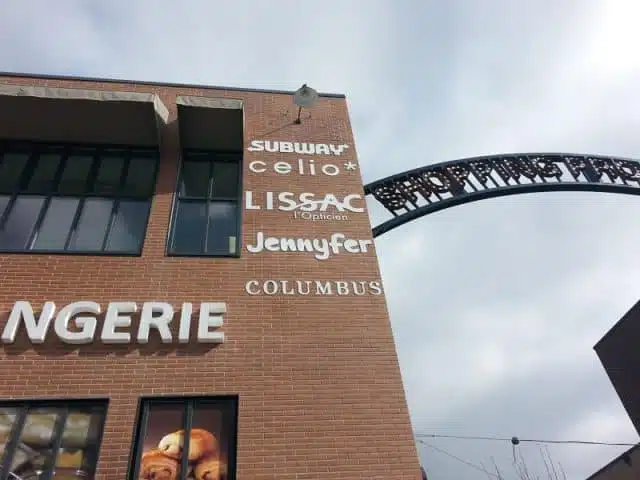 Enseignes entrée Shopping Promenade Amiens - Semios