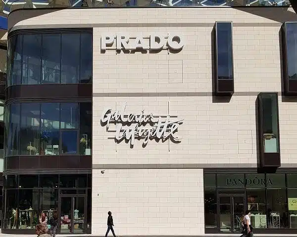 Enseignes Prado et Galeries Lafayette MArseille - Semios