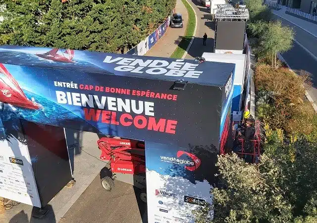 Décoration toile arche entrée Vendée Globe 2020 - Semios