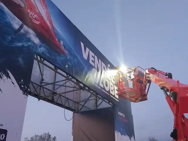 Montage toile imprimée arche Vendée Globe 2020 - Semios