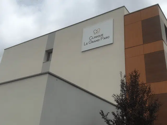 Enseigne extérieure du réseau Korian - Semios