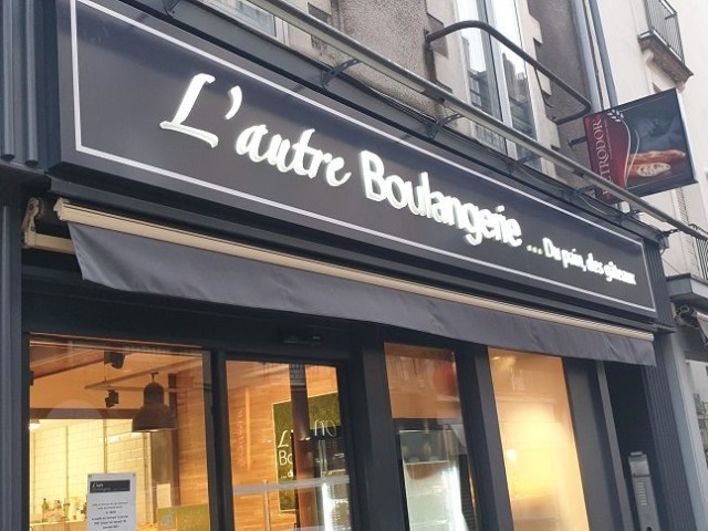 Enseignes bandeaux lumineuses l'Autre Boulangerie Nantes - Semios