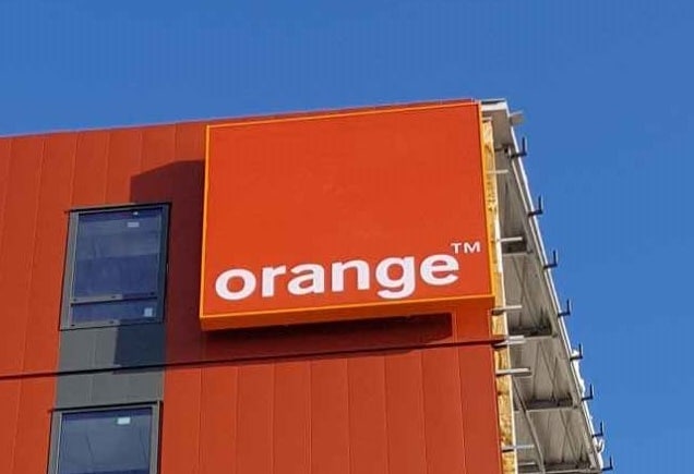 Enseigne caisson toile tendue Orange - Semios